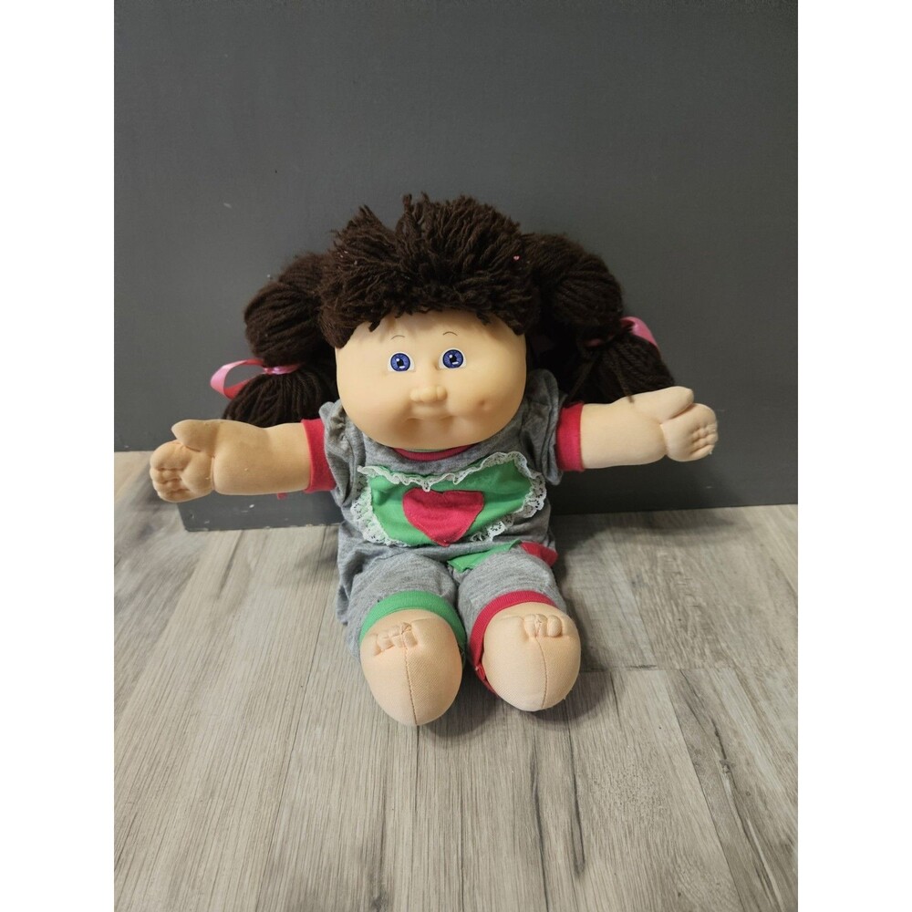 cabbage patch kids Vintage 1988 Doll Girl Brown Hair Blue Eyes